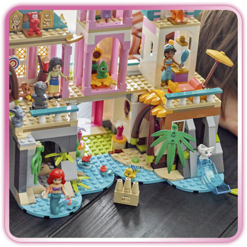 Lego Disney Princess Castle and Royal Pets 43267