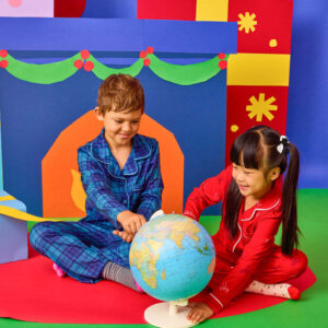 Thames & Kosmos Illuminated Geopolitical Globe